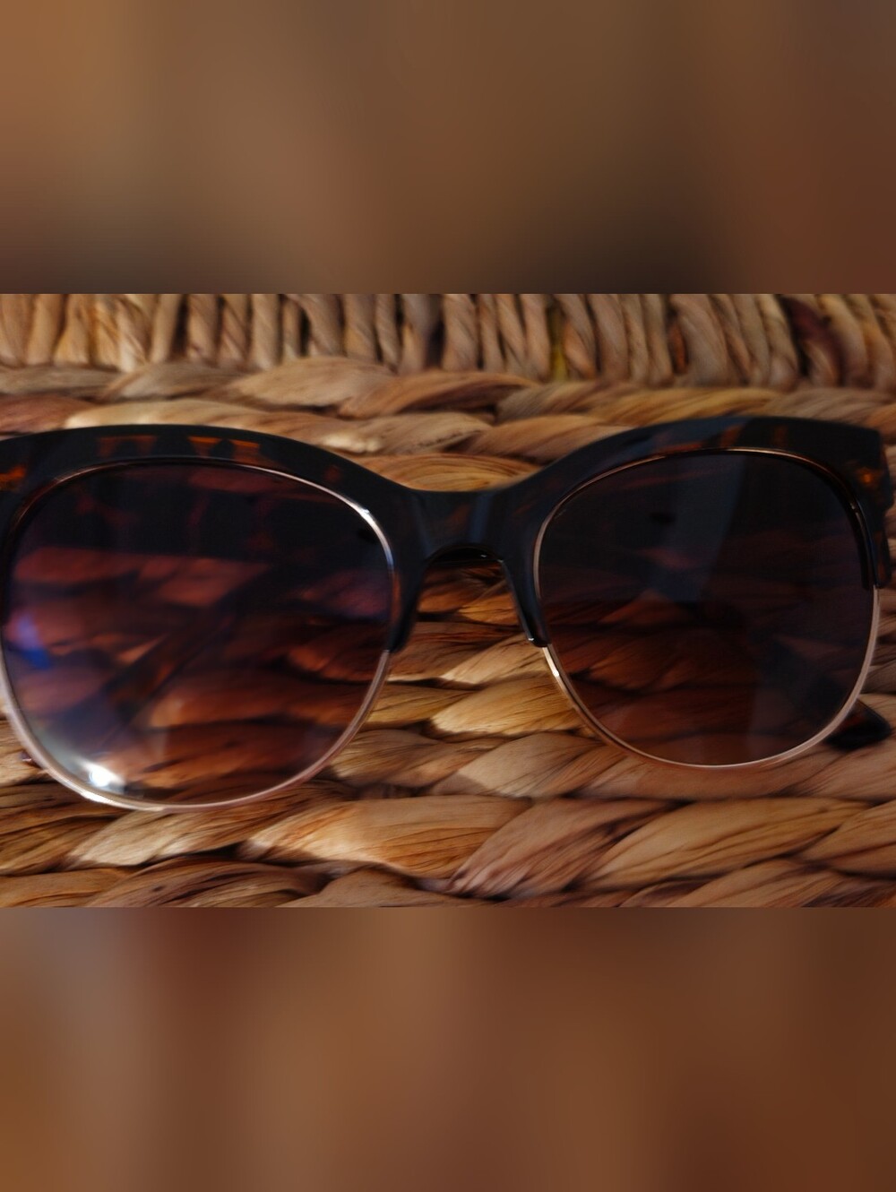 Tortoiseshell Brown Women's Sunglasses With Gold Accent - Stylish UV Shades